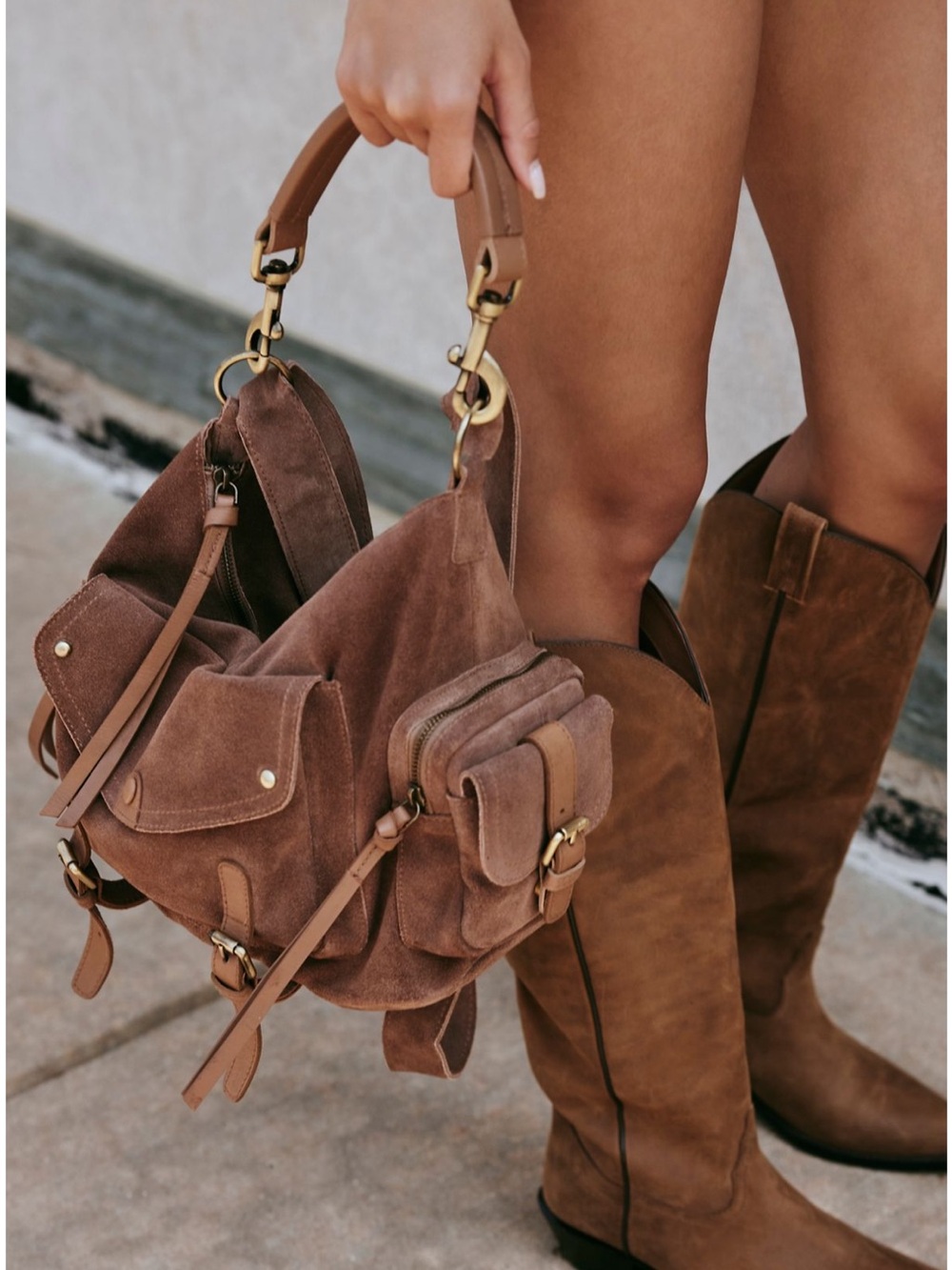 PALERMO SUEDE SHOULDER BAG BISCUIT